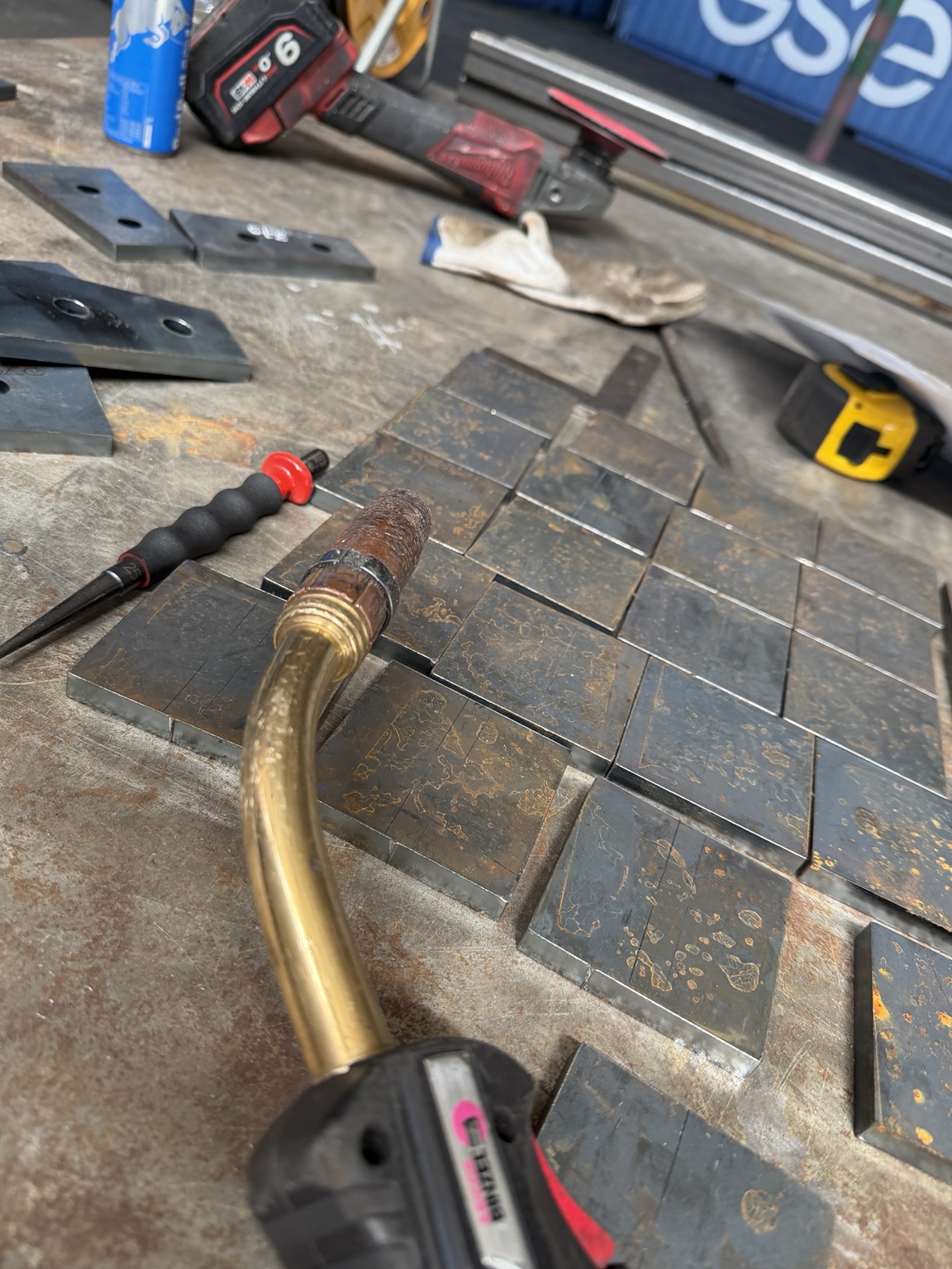 Soudure et fabrication de pièces acier dans l'atelier LTS